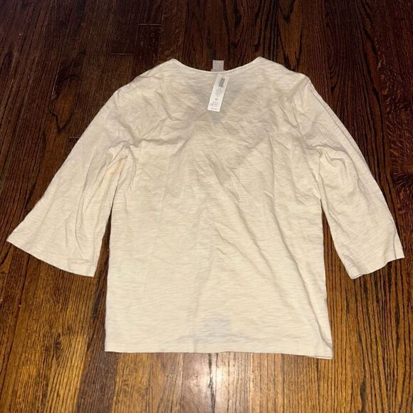 New Chico’s Blouse - Picture 2 of 5